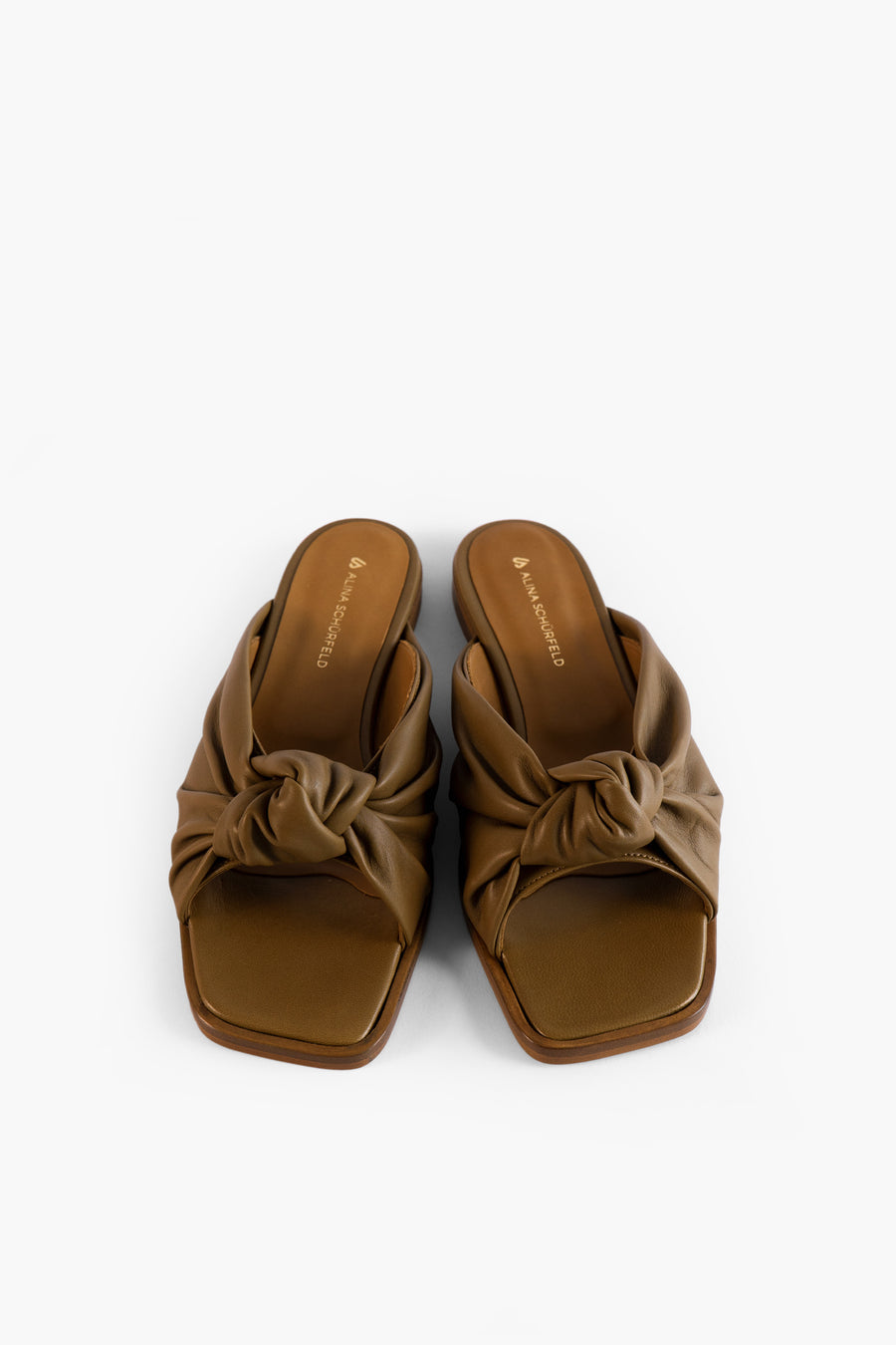 Made in Germany: the Tilly sandals are made from metal-free tanned leather and locally produced in Hamburg by Alina Schürfeld. 