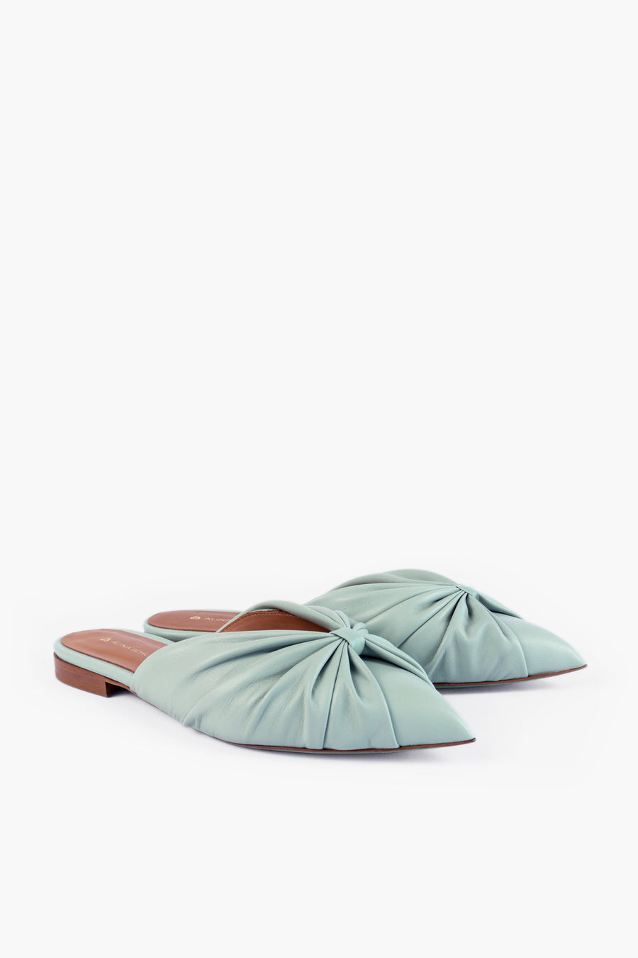 Sustainable, mint coloured TILDA slippers with plissee, locally produced in Hamburg. Made from metal-free leather. Made in Germany by Alina Schürfeld.
