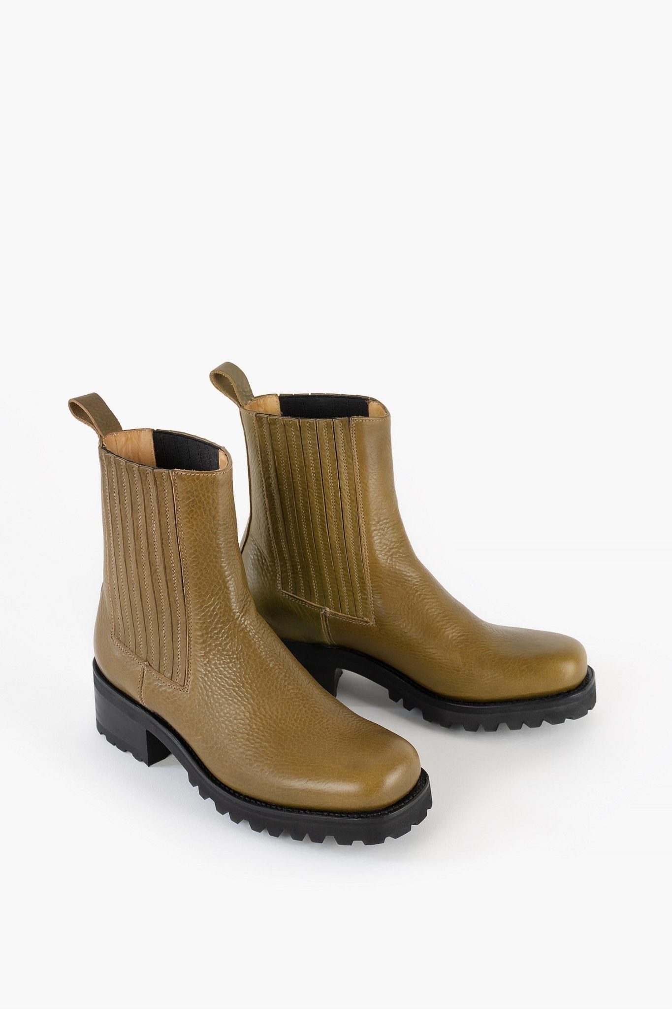 SMILLA Ankle Boots in olive – Goodyear-welted, vegetable tanned leather by Alina Schürfeld