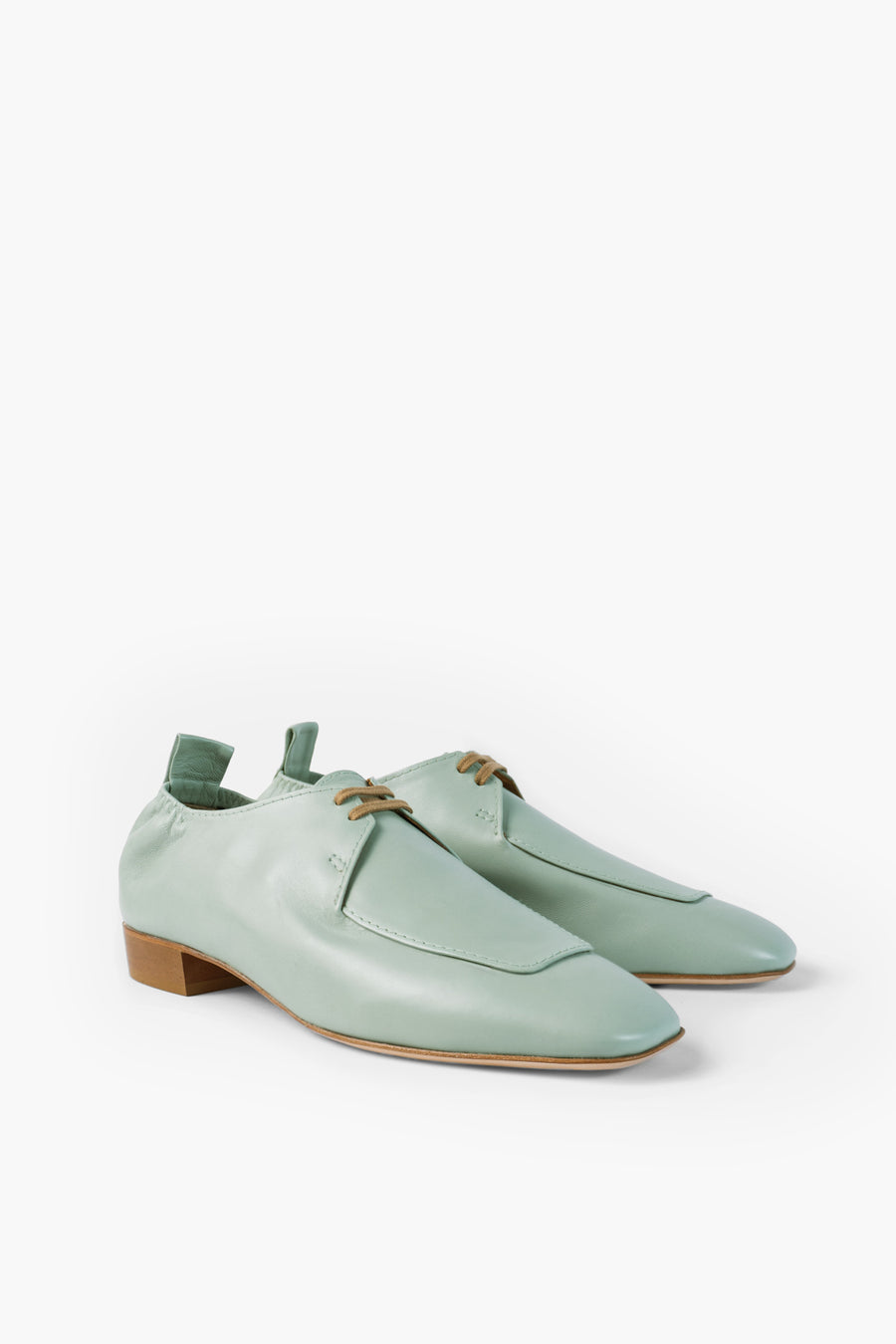 Made in Germany: Soft, lightweight mint-coloured shoe locally produced in Hamburg. Ideal for comfortable and stylish everyday wear. Designed and produced in Germany by Alina Schürfeld.