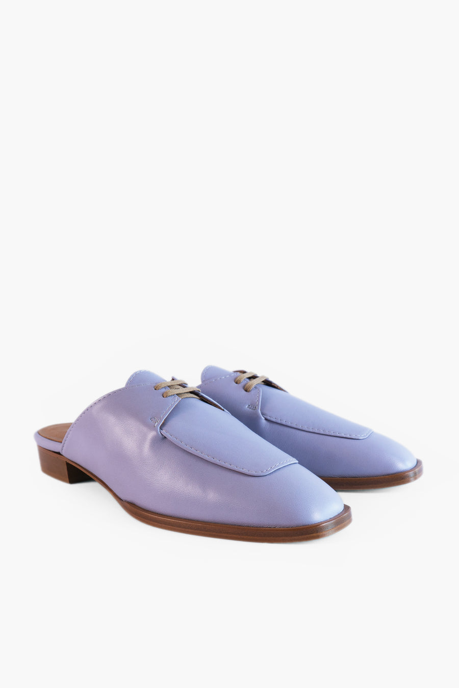 Sustainable Loafer in Lilac. Carefully produced from metal-free leather. Made in Germany by Alina Schürfeld.