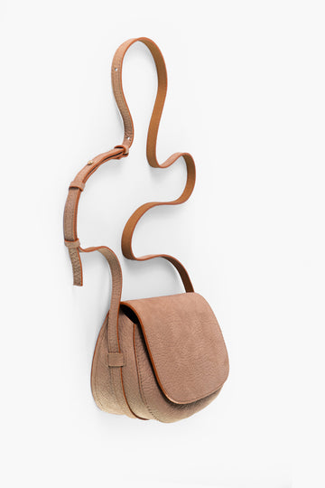 The Tisa bag - Made in Germany by Alina Schürfeld. Carefully crafted from luxury-grade, vegetable tanned leather.