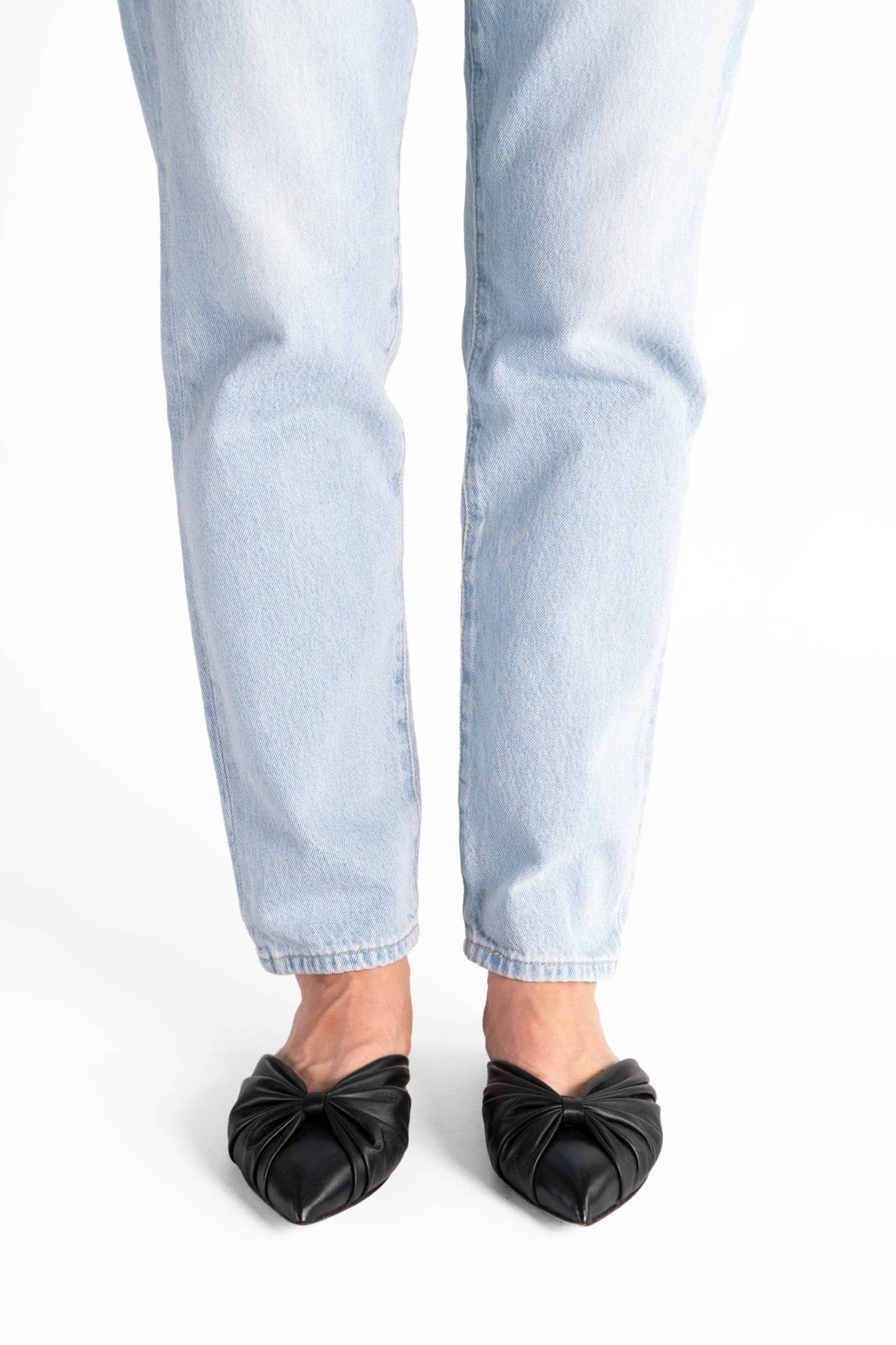 TILDA Plissee Slippers | Black Like Liquorice - Alina Schürfeld