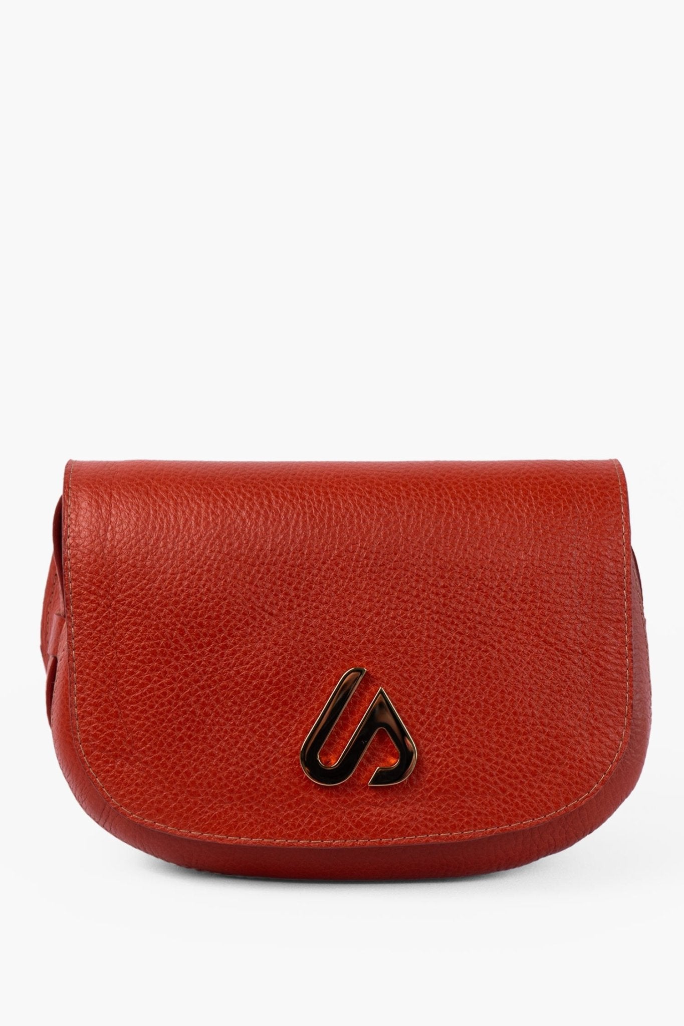 TISA Bag - vegetable-tanned leather, minimalist design, handmade in Hamburg, Germany by Alina Schürfeld.