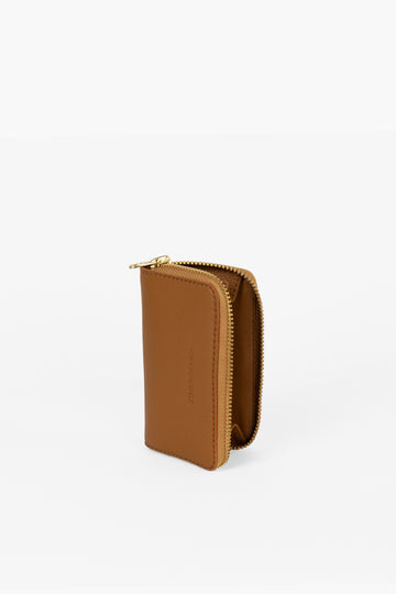 The URSULINA Wallet. Beautiful in style and in substance. Made in Germany from chrome-free tanned leather. Produced locally in Hamburg by Alina Schürfeld. 