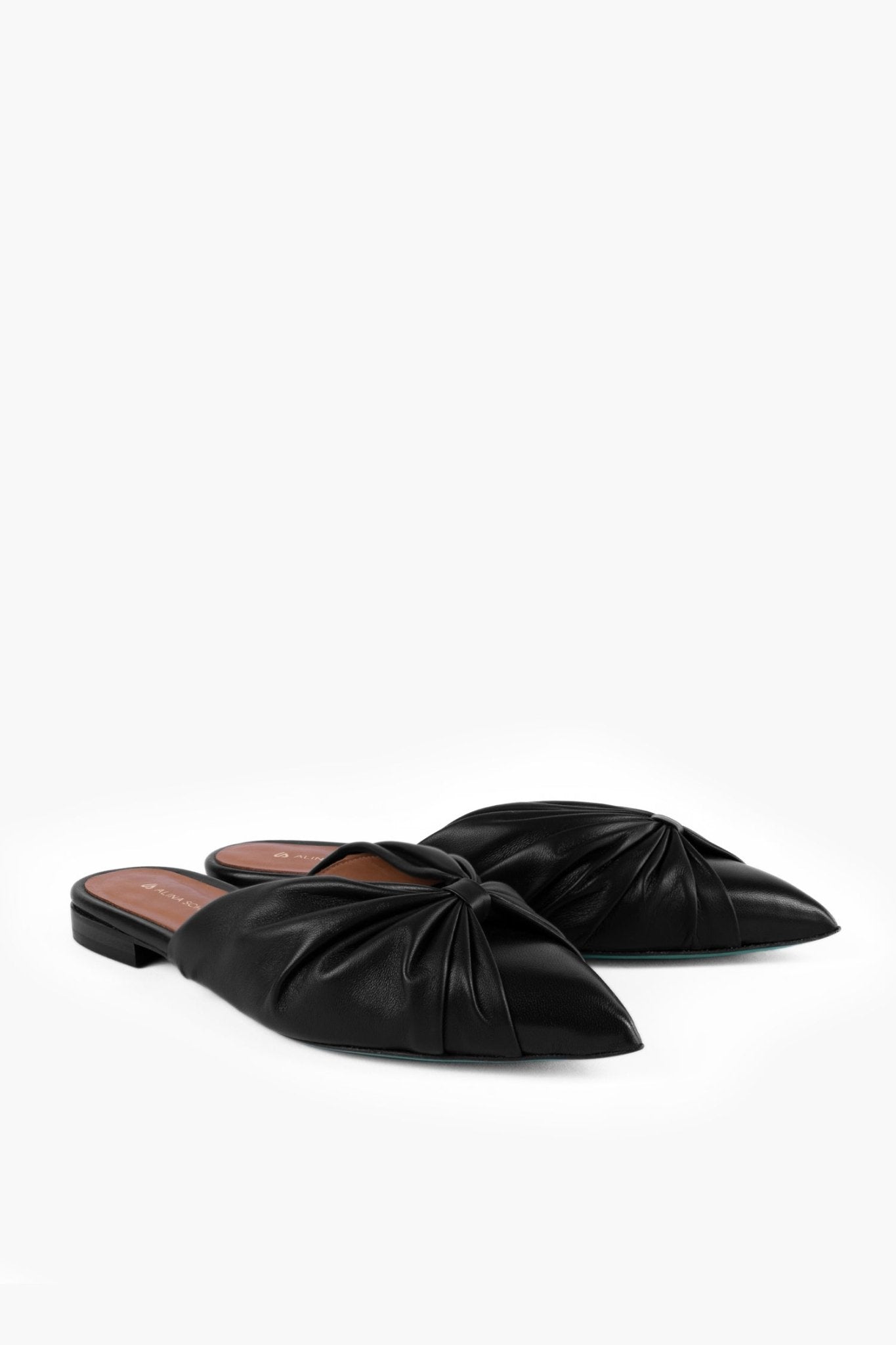 TILDA Plissee Slippers | Black Like Liquorice - Alina Schürfeld