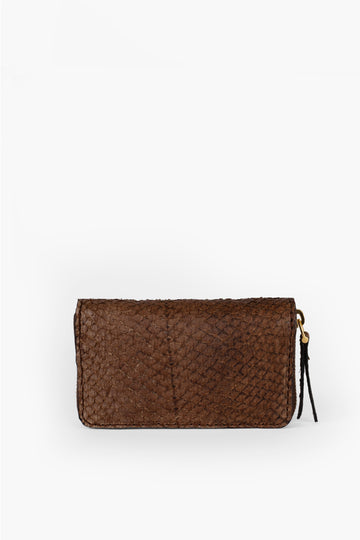 The URSULINA Wallet. Beautiful in style and in substance. Made in Germany from chrome-free tanned leather. Produced locally in Hamburg by Alina Schürfeld. 