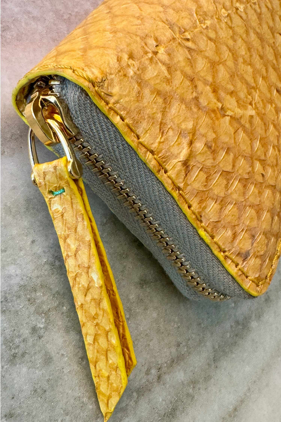The URSULINA Wallet. Beautiful in style and in substance. Made in Germany from chrome-free tanned salmon leather. Produced locally in Hamburg by Alina Schürfeld. 