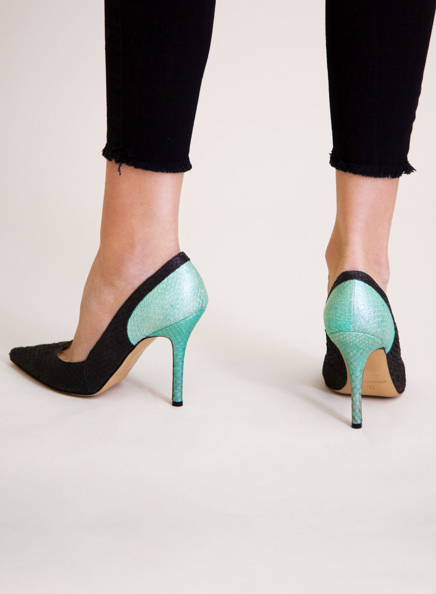 Black and mint coloured sustainable Pumps by ALINASCHUERFELD