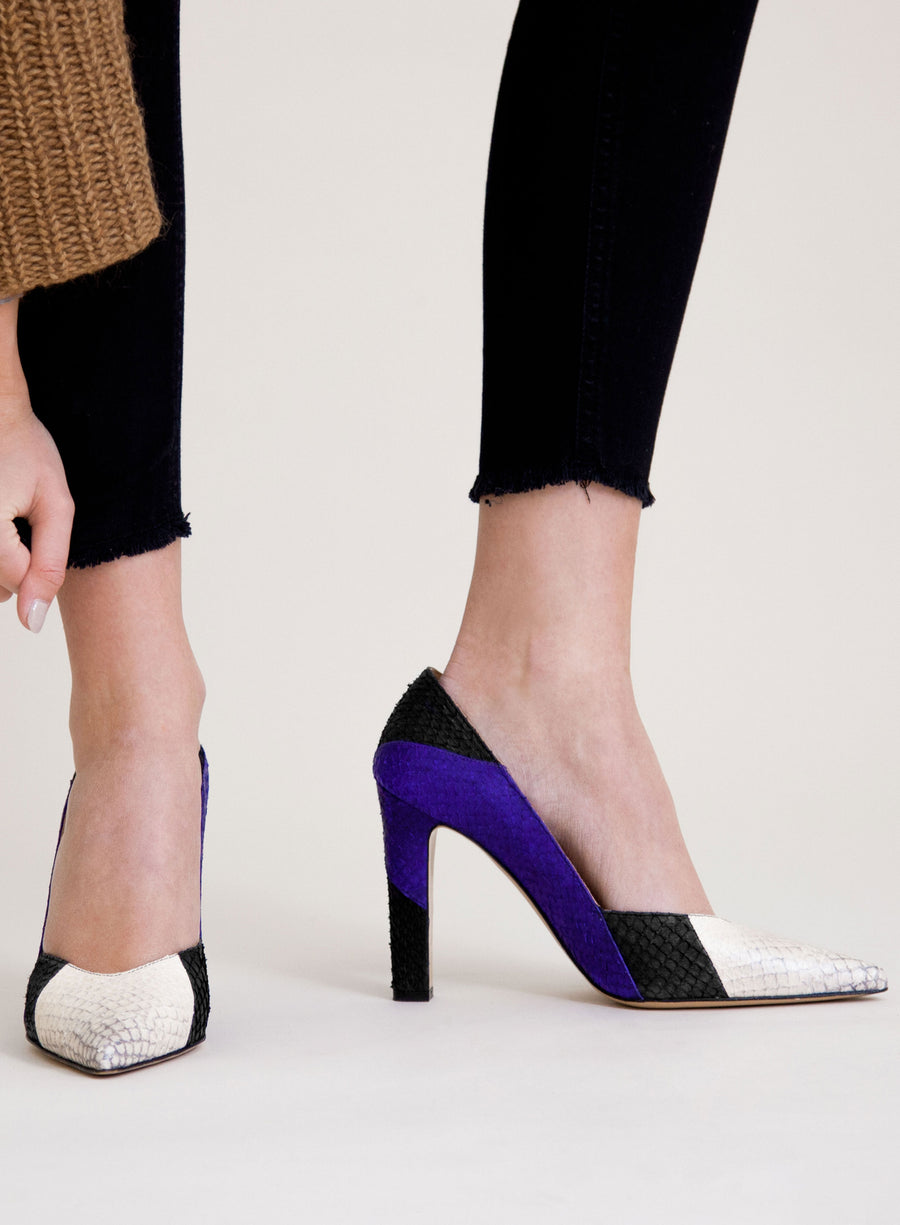 Black and blue coloured sustainable pumps by ALINASCHUERFELD