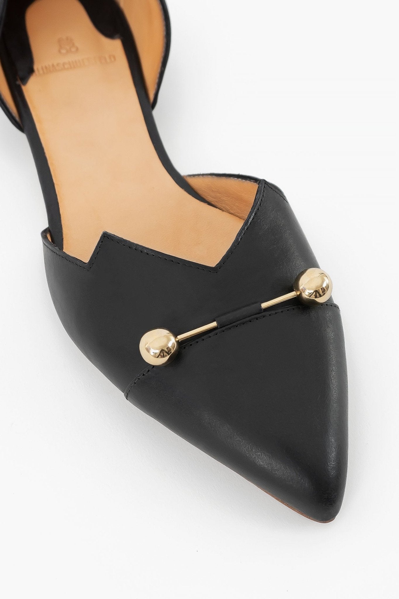 LOULOU - ALINASCHUERFELD