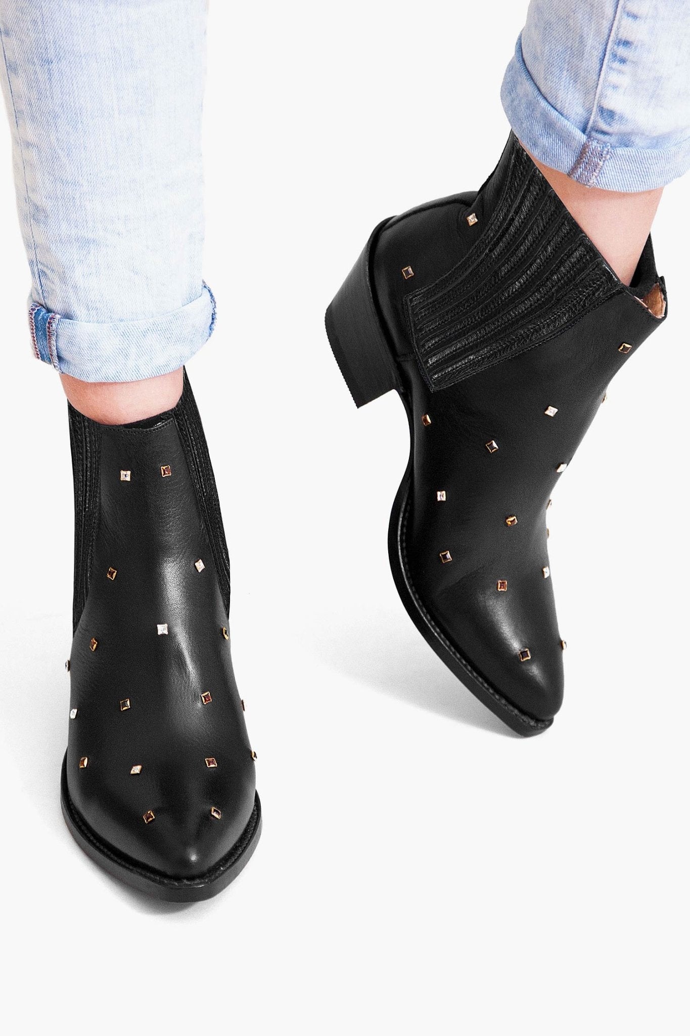 MEGGY - ALINASCHUERFELD