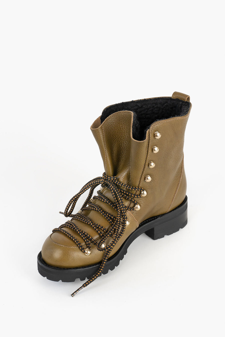 Sustainable, goodyear-welted boots made in Spain. 