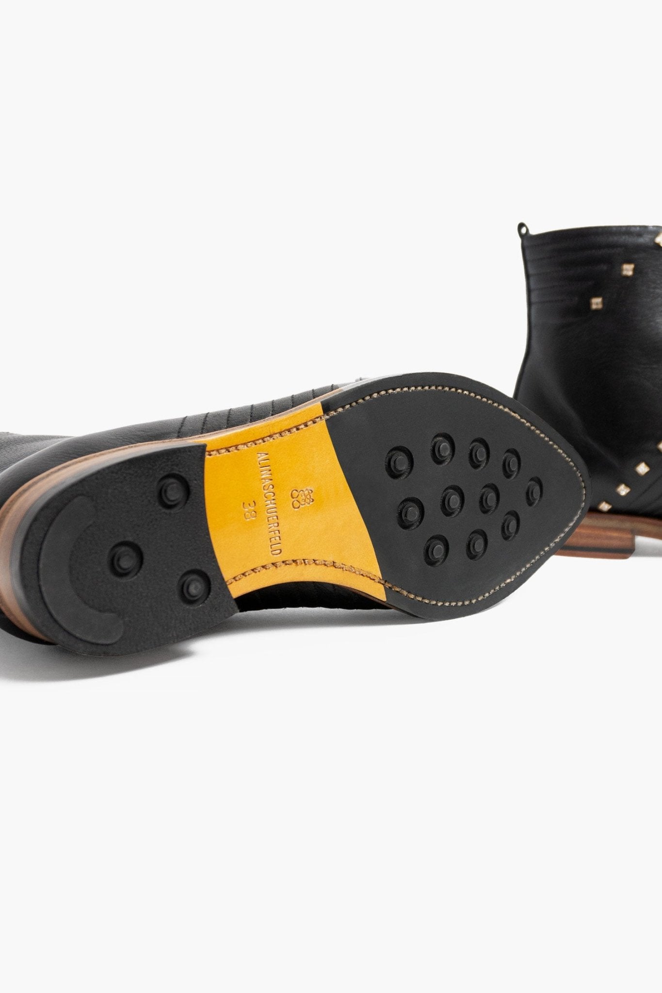 MIMI SWAROVSKI - ALINASCHUERFELD