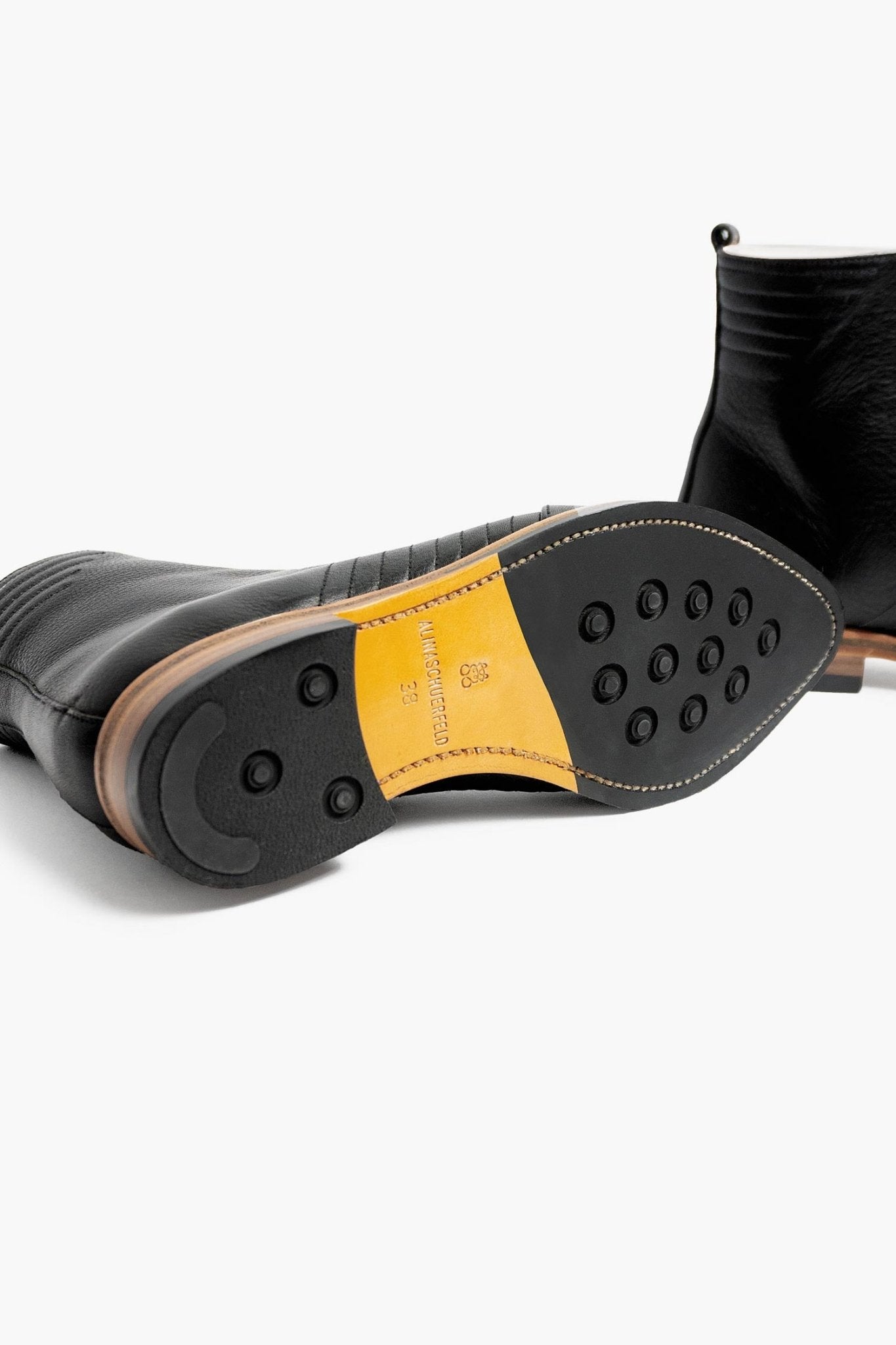 MIMI - ALINASCHUERFELD