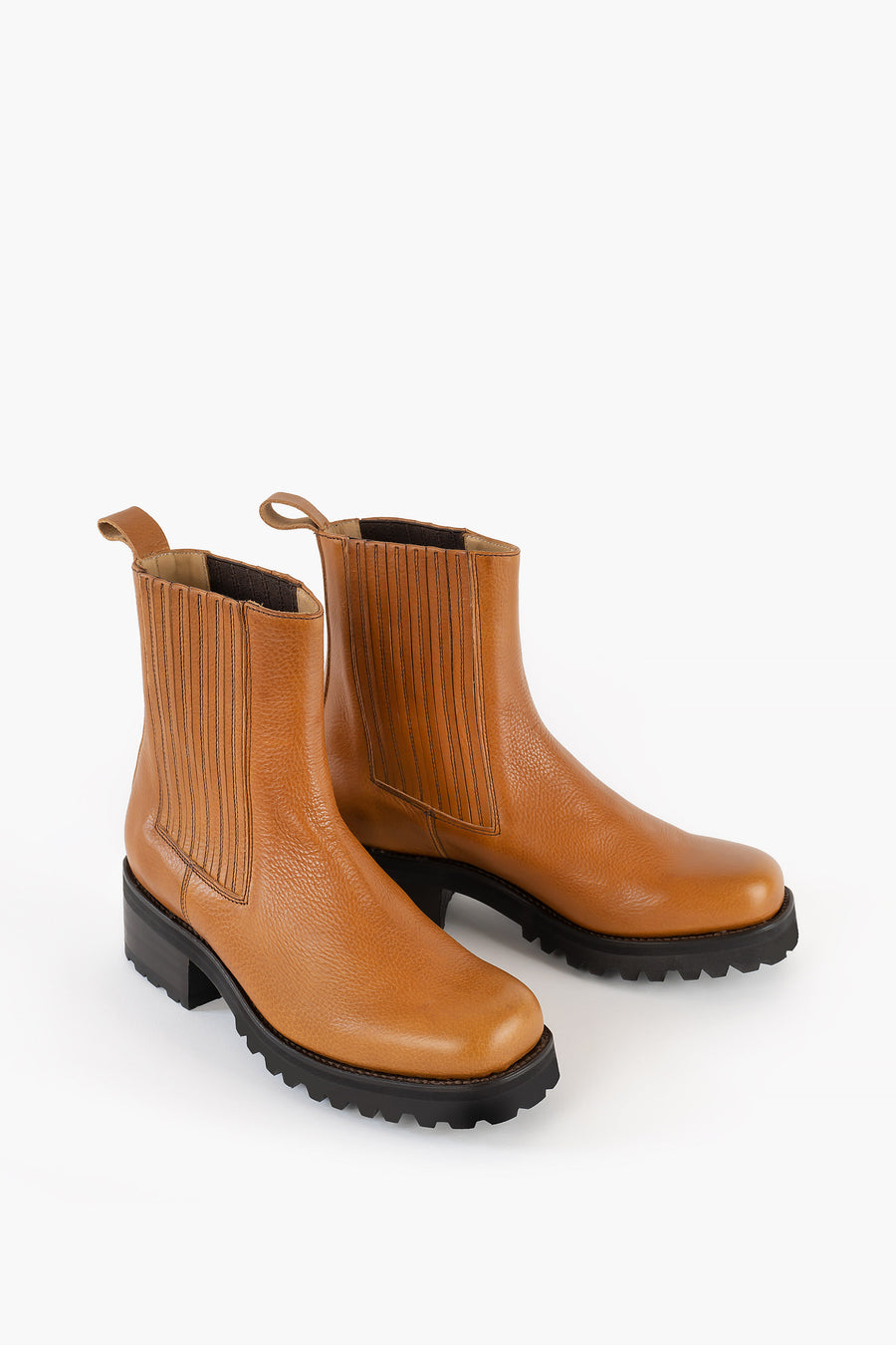 Sustainable, goodyear-welted leather boot made from vegetable tanned leather. Made in Spain. 