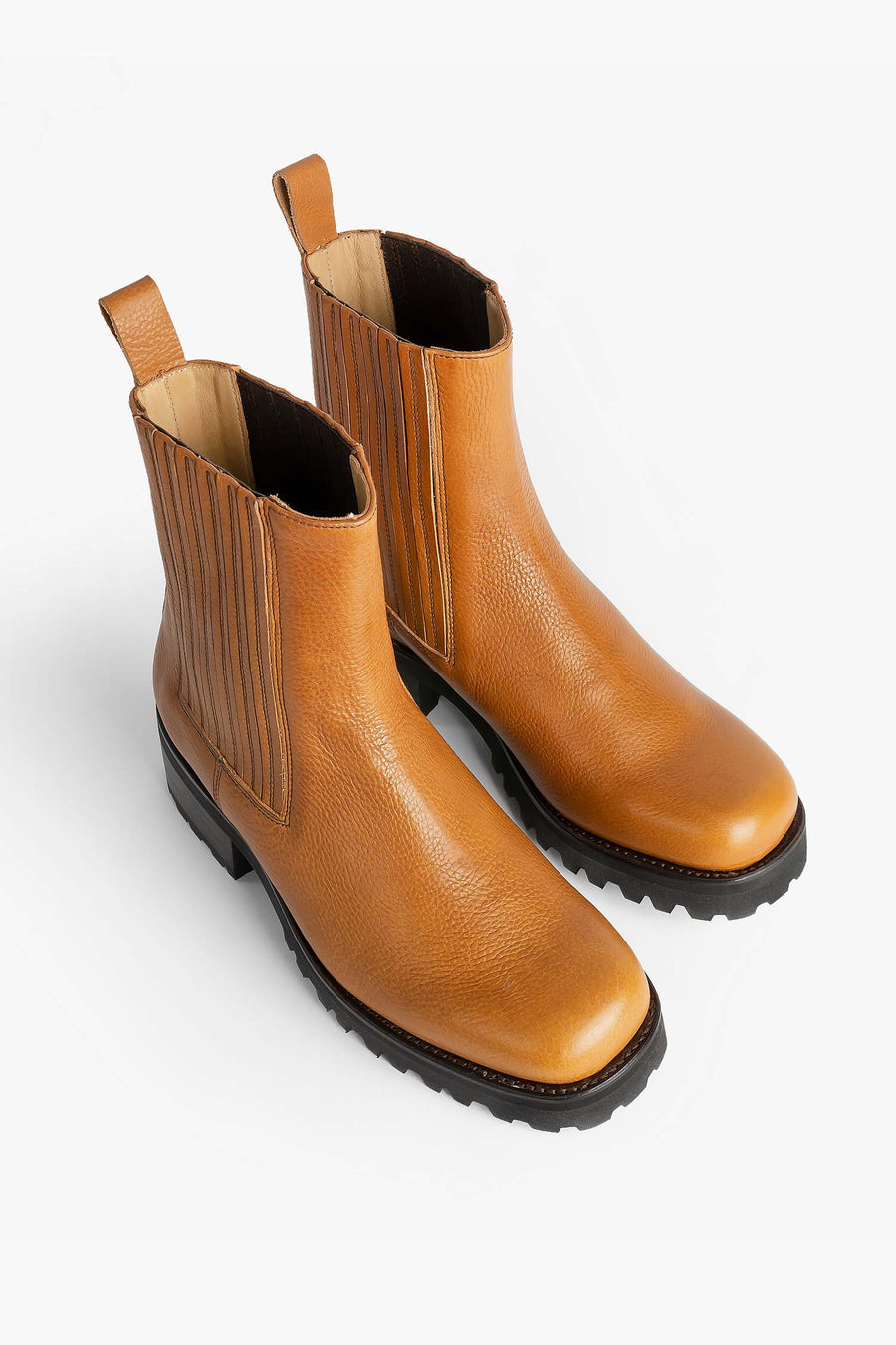 Sustainable, goodyear-welted leather boot made from vegetable tanned leather. Made in Spain. 
